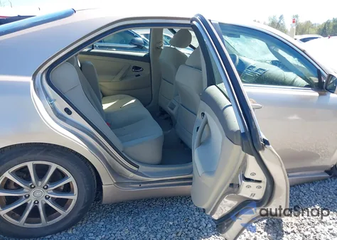 2007 Toyota Camry Le z USA, uszkodzony, nr VIN 4T1BE46K77U665826